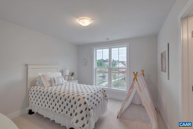 39 BORTHWICK ST, Crozet, VA 22932