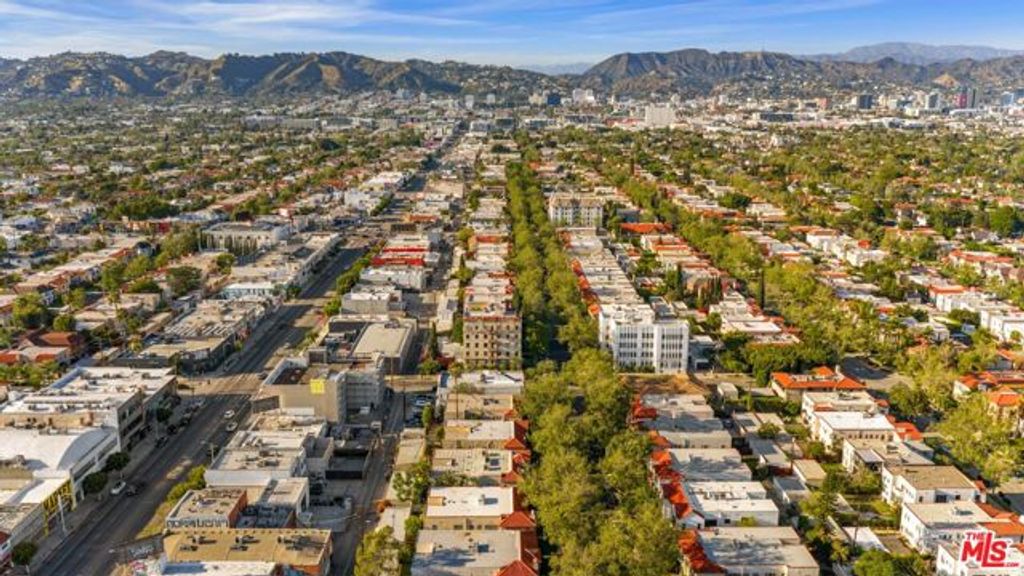 127 S Sycamore Avenue, Los Angeles, CA 90036