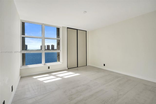 3530 Mystic Pointe Dr 415, Aventura, FL 33180