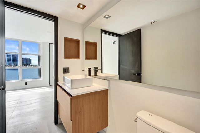 3530 Mystic Pointe Dr 415, Aventura, FL 33180