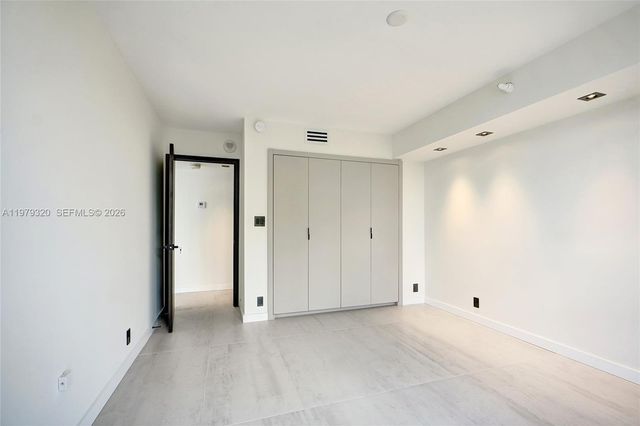 3530 Mystic Pointe Dr 415, Aventura, FL 33180