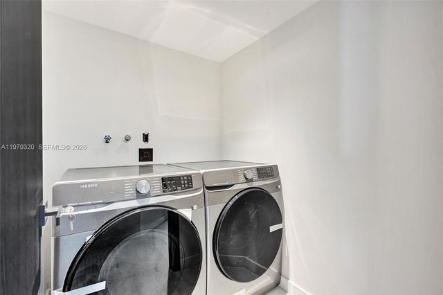 3530 Mystic Pointe Dr 415, Aventura, FL 33180