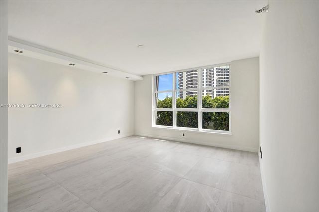 3530 Mystic Pointe Dr 415, Aventura, FL 33180