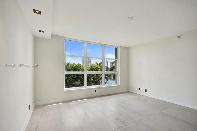 3530 Mystic Pointe Dr 415, Aventura, FL 33180