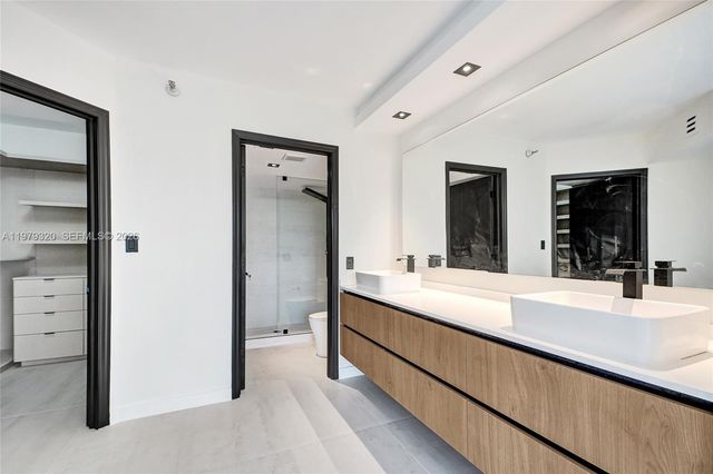 3530 Mystic Pointe Dr 415, Aventura, FL 33180