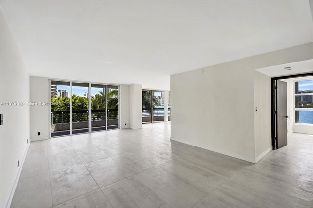 3530 Mystic Pointe Dr 415, Aventura, FL 33180