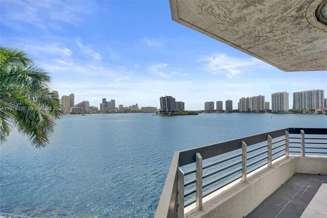 3530 Mystic Pointe Dr 415, Aventura, FL 33180