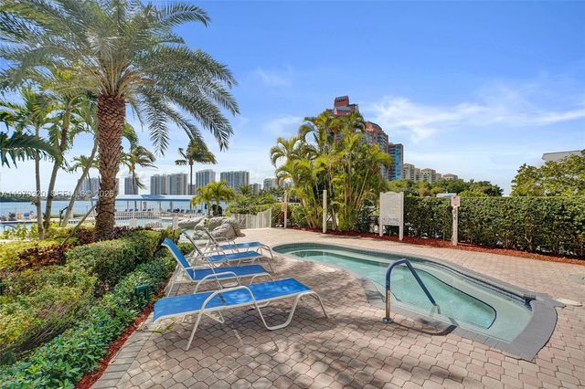 3530 Mystic Pointe Dr 415, Aventura, FL 33180