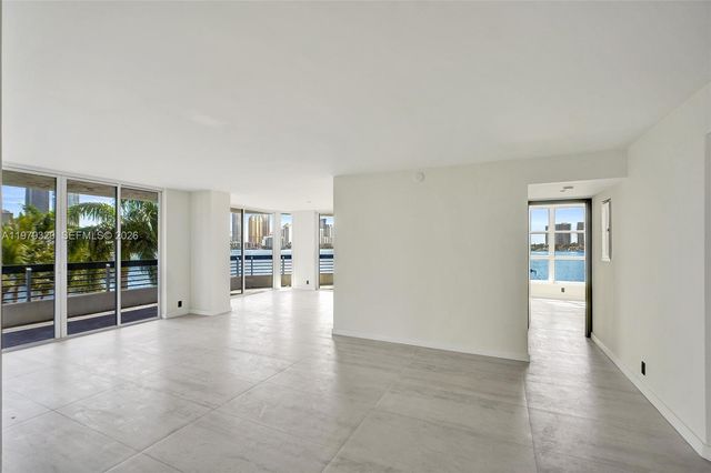 3530 Mystic Pointe Dr 415, Aventura, FL 33180