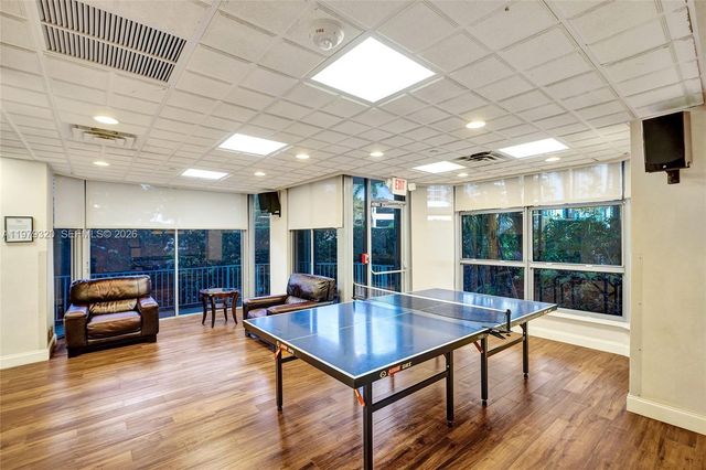 3530 Mystic Pointe Dr 415, Aventura, FL 33180