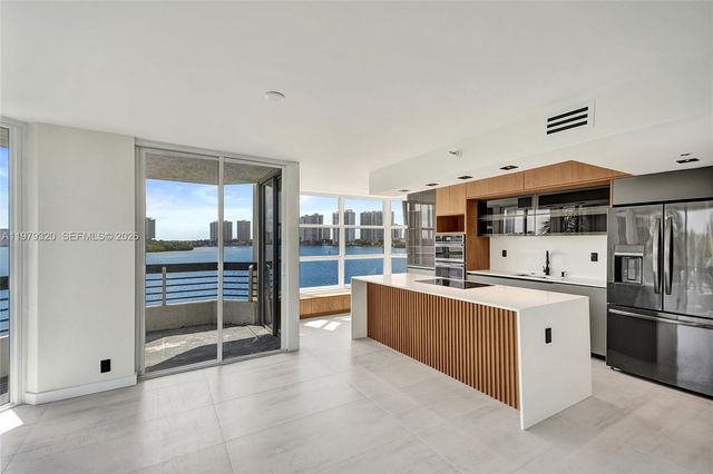 3530 Mystic Pointe Dr 415, Aventura, FL 33180