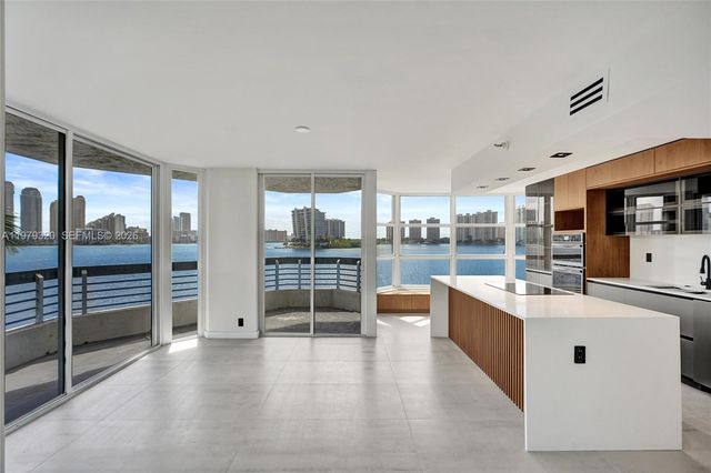 3530 Mystic Pointe Dr 415, Aventura, FL 33180