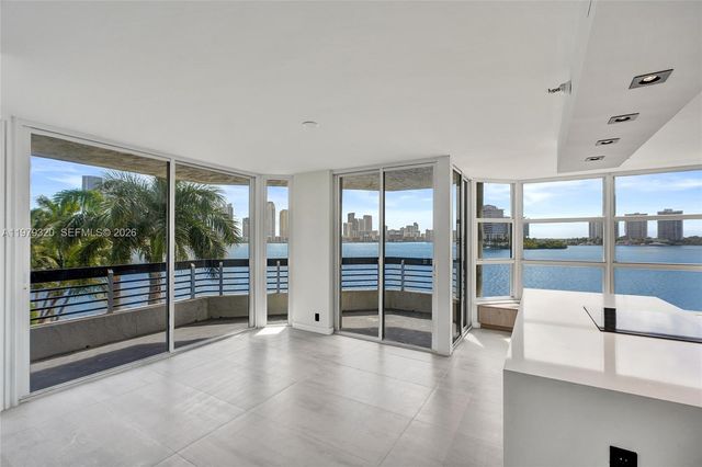 3530 Mystic Pointe Dr 415, Aventura, FL 33180