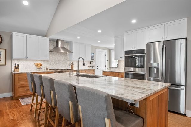 367 Plum, Barnstable, MA 02630