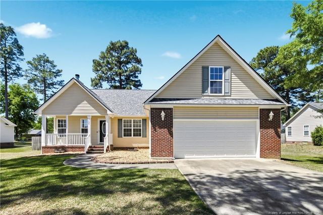 106 Holly Lane, Raeford, NC 28376