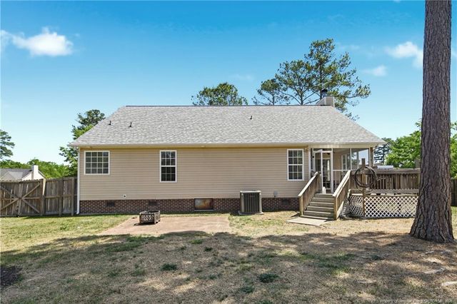 106 Holly Lane, Raeford, NC 28376