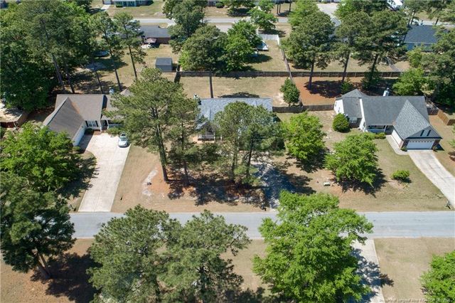 106 Holly Lane, Raeford, NC 28376