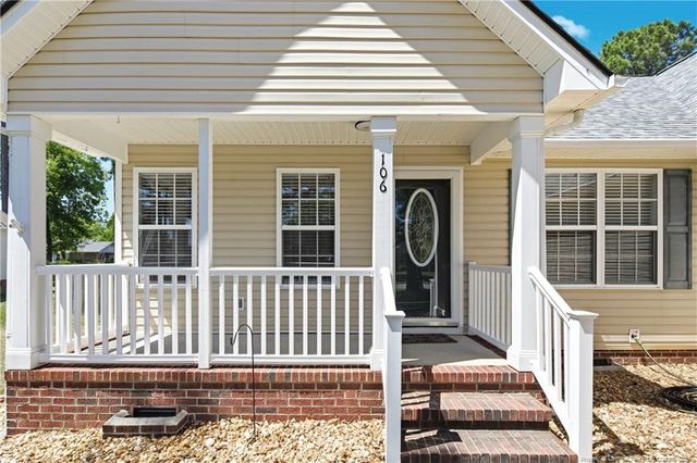 106 Holly Lane, Raeford, NC 28376