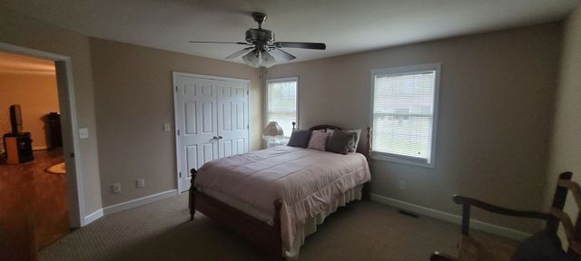 104 Oak Crest Dr, Tennessee Ridge, TN 37178