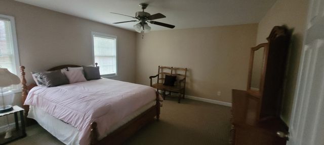 104 Oak Crest Dr, Tennessee Ridge, TN 37178