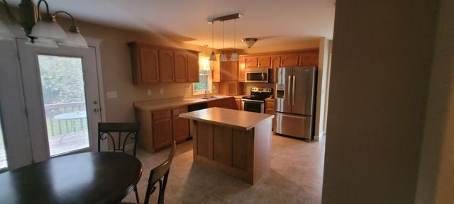 104 Oak Crest Dr, Tennessee Ridge, TN 37178