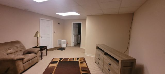 104 Oak Crest Dr, Tennessee Ridge, TN 37178