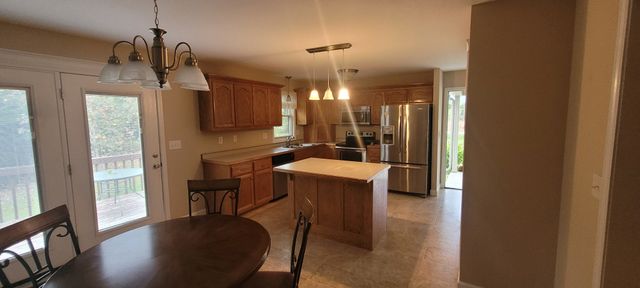 104 Oak Crest Dr, Tennessee Ridge, TN 37178