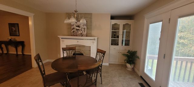 104 Oak Crest Dr, Tennessee Ridge, TN 37178