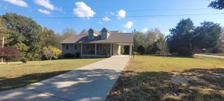 104 Oak Crest Dr, Tennessee Ridge, TN 37178