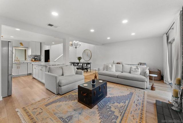 10280 CAMINITO RIO BRANCO, San Diego, CA 92131