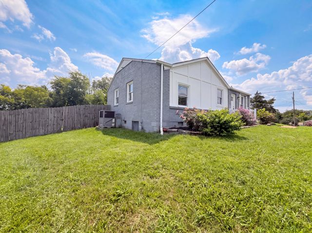 1447 Snell Blvd, Nashville, TN 37218