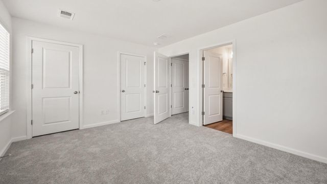 4633 Forest Hills Drive 601, North Charleston, SC 29418