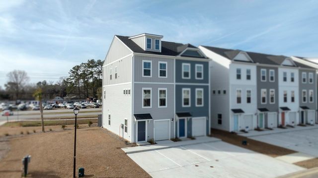 4633 Forest Hills Drive 601, North Charleston, SC 29418