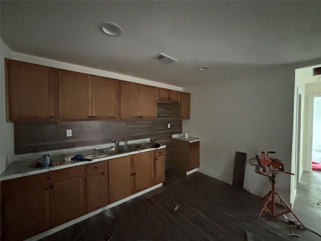 1103 Bell Drive, Greenville, TX 75401