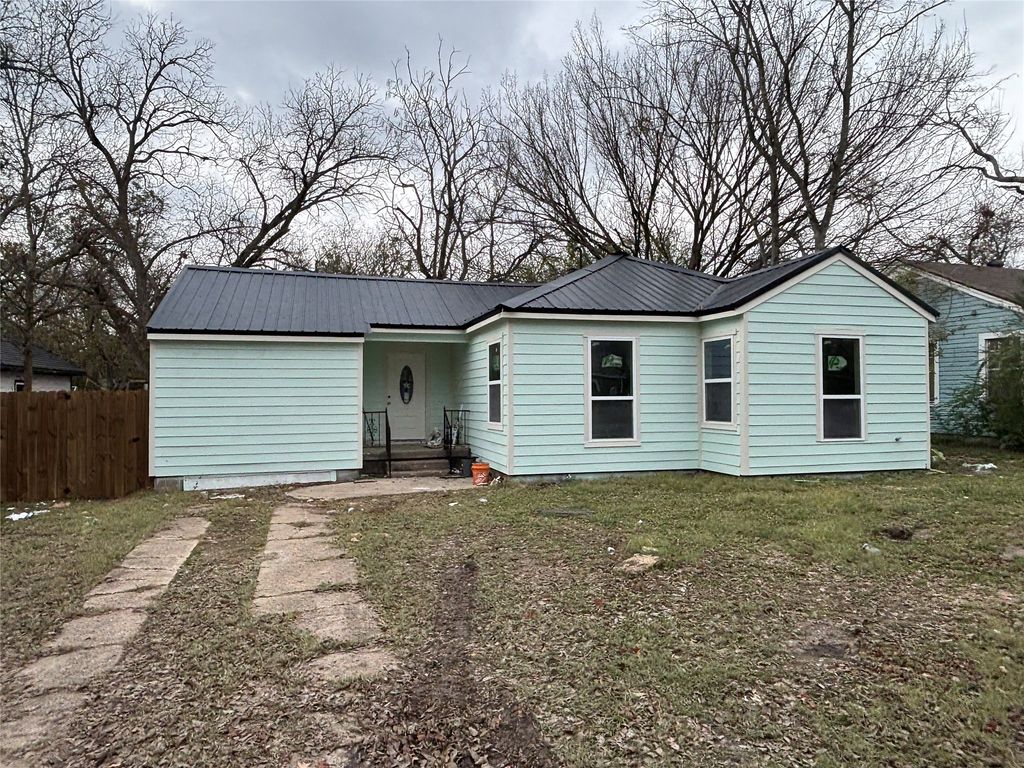 1103 Bell Drive, Greenville, TX 75401