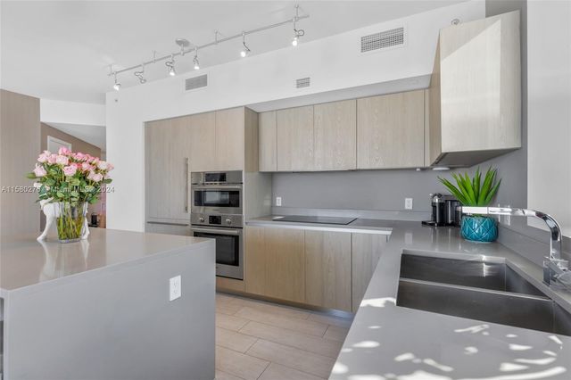 4010 S Ocean Dr R3002, Hollywood, FL 33019