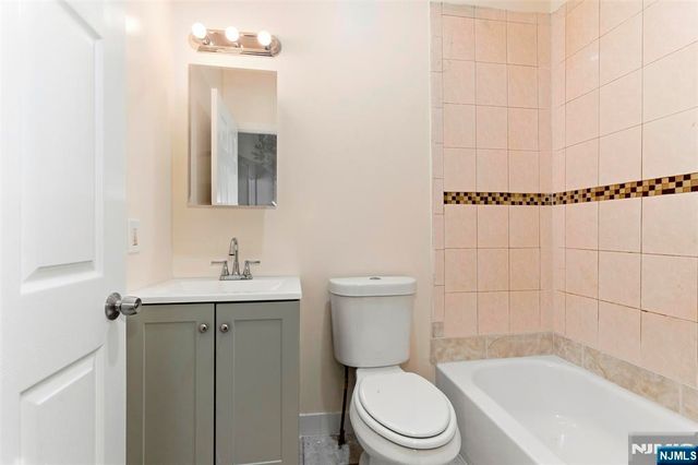 267 S 8th Street, Newark, NJ 07103