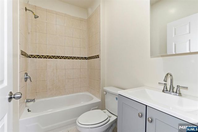 267 S 8th Street, Newark, NJ 07103