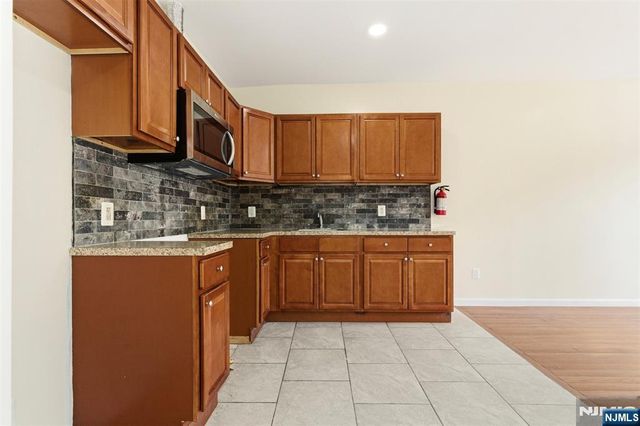 267 S 8th Street, Newark, NJ 07103