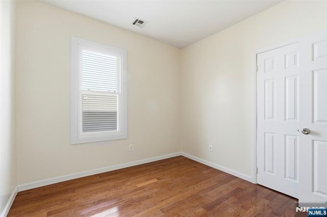 267 S 8th Street, Newark, NJ 07103