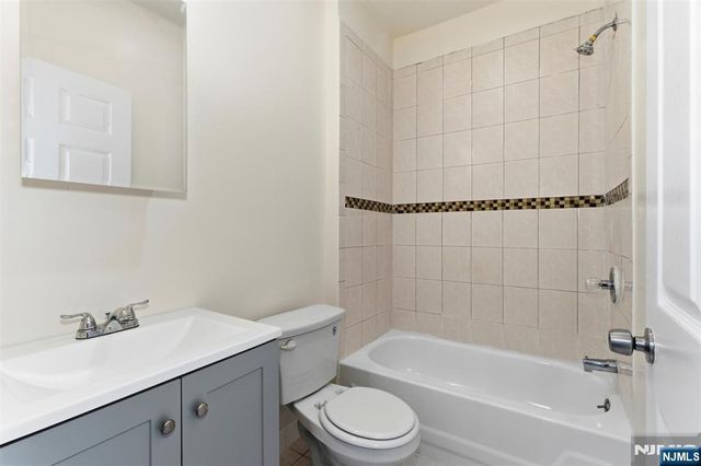 267 S 8th Street, Newark, NJ 07103