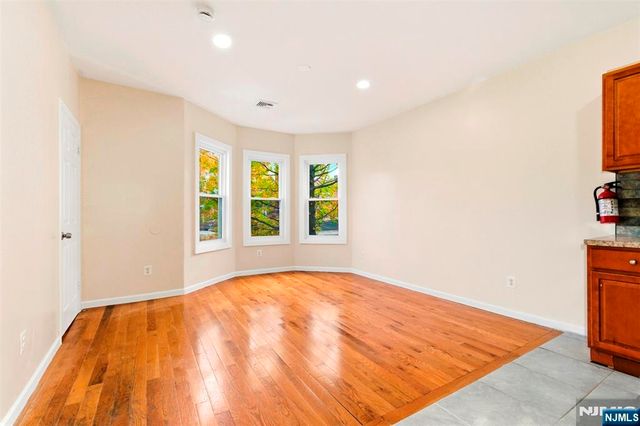 267 S 8th Street, Newark, NJ 07103