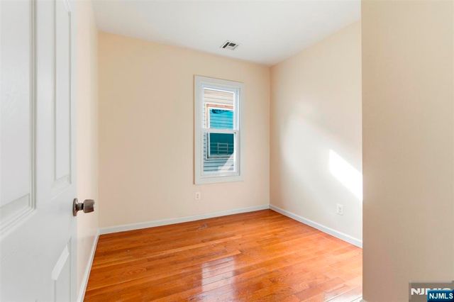 267 S 8th Street, Newark, NJ 07103