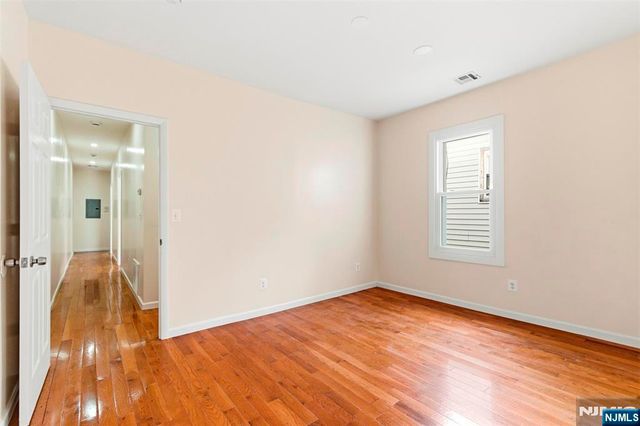 267 S 8th Street, Newark, NJ 07103