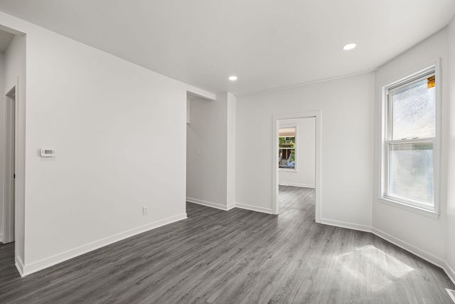 2622 N Central Park Avenue, Chicago, IL 60647