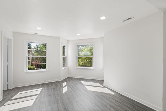 2622 N Central Park Avenue, Chicago, IL 60647