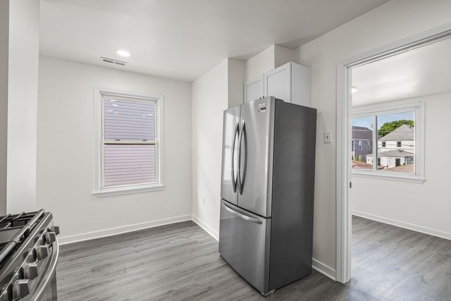 2622 N Central Park Avenue, Chicago, IL 60647