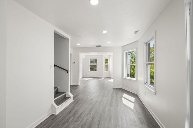 2622 N Central Park Avenue, Chicago, IL 60647