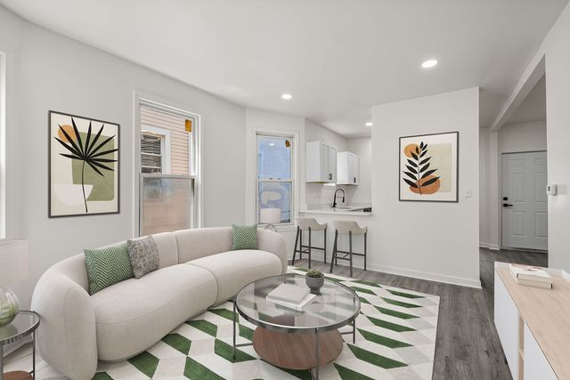 2622 N Central Park Avenue, Chicago, IL 60647
