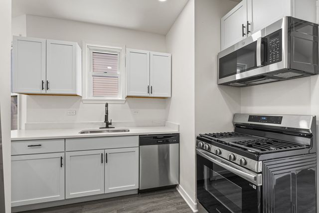 2622 N Central Park Avenue, Chicago, IL 60647